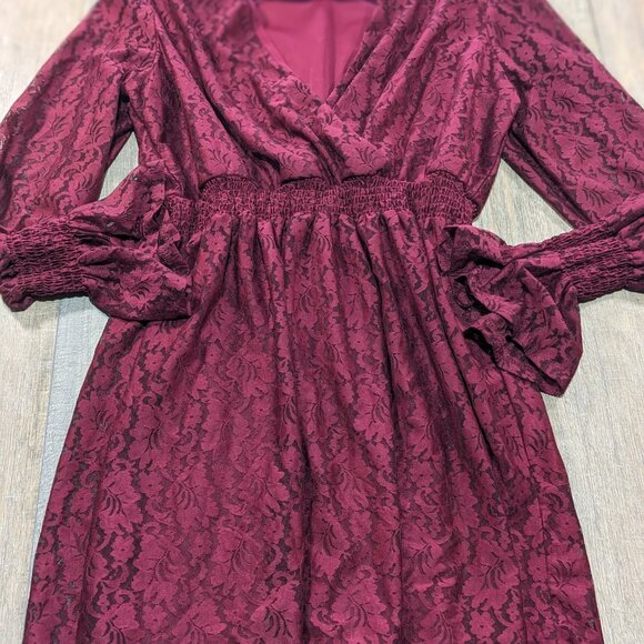 Burgundy Red Lace Long Ruffle Sleeve Cottagecore
Winter looks - Picture 2 of 8